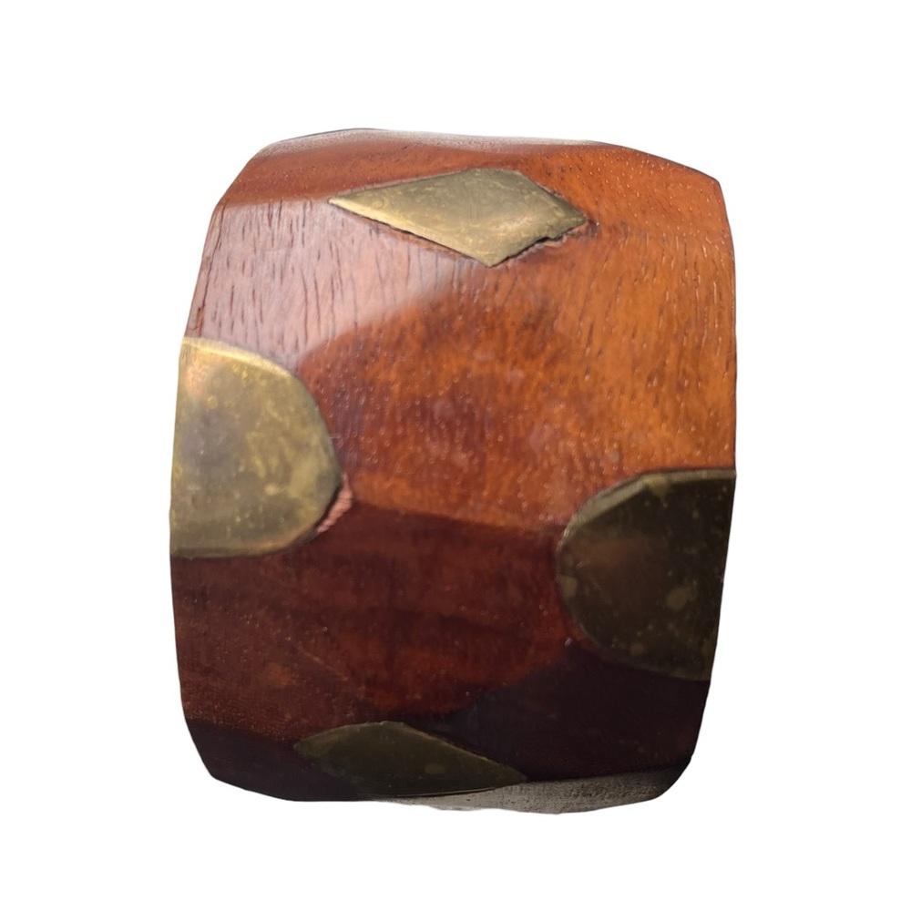 Vintage faceted chunky wood bangle bracelet with abstract brass inlay design - Picture 3 of 7